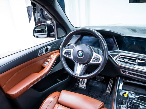 Used 2019 BMW X7 xDrive50i w/ M Sport Package AWD/4WD image 8