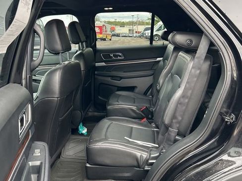 Used 2018 Ford Explorer Limited w/ Equipment Group 301A AWD/4WD image 12