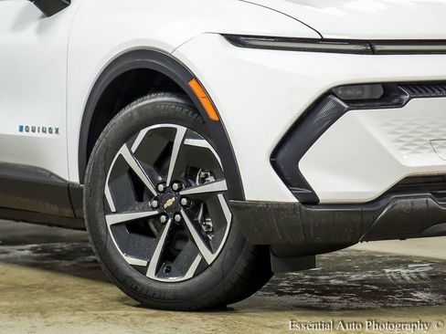 New 2026 Chevrolet Equinox EV LT image 4