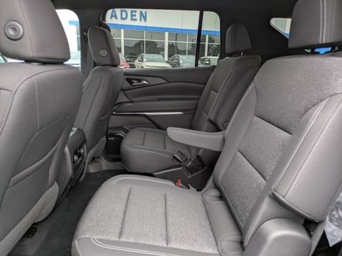 New 2025 Chevrolet Traverse LT w/ Enhanced Driving Package image 9