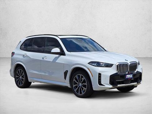 Used 2024 BMW X5 xDrive40i w/ M Sport Package AWD/4WD image 3