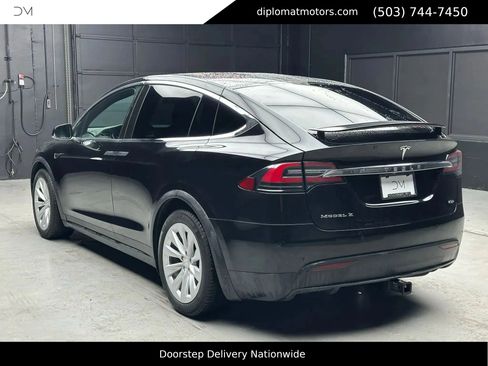 Used 2017 Tesla Model X 100D image 4