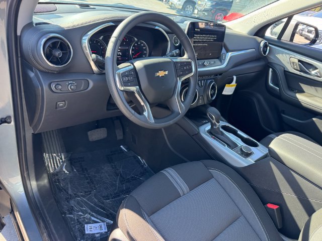 New 2026 Chevrolet Blazer LT w/ LPO, Black Sport Package FWD image 12