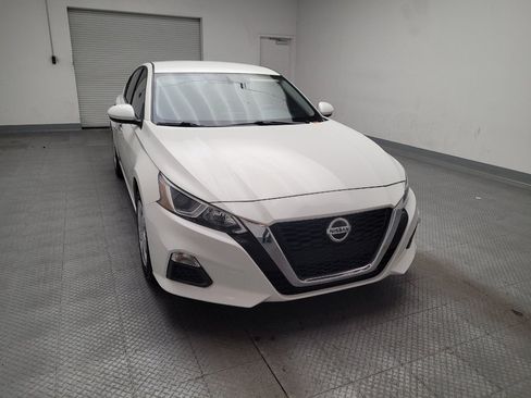 Used 2019 Nissan Altima 2.5 S FWD image 14