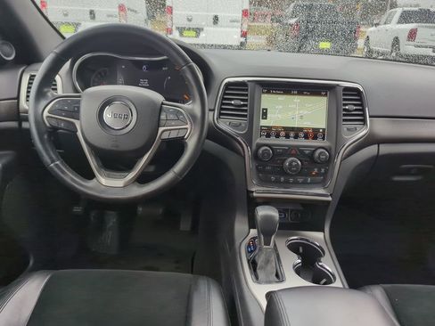 Used 2018 Jeep Grand Cherokee Laredo RWD image 34