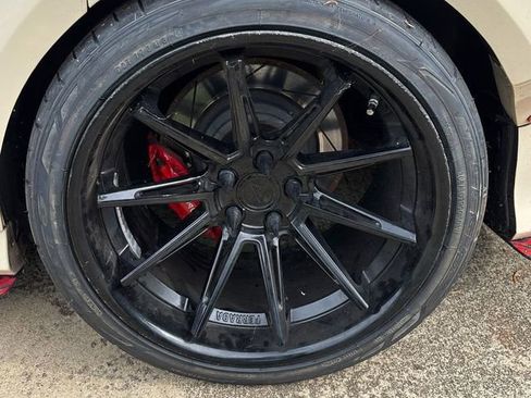 Used 2016 Dodge Charger SRT Hellcat w/ Harman/Kardon Audio Group RWD image 17