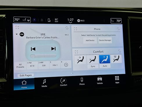 Used 2023 Chrysler Pacifica Touring-L image 14