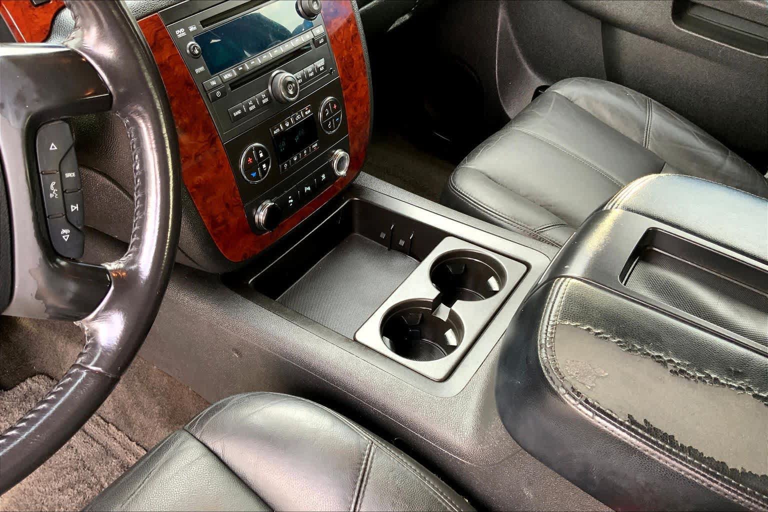 Used 2010 Chevrolet Tahoe LT w/ Luxury Package RWD image 16