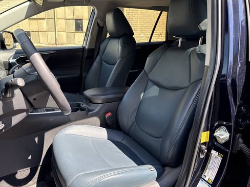 Used 2020 Toyota RAV4 XLE w/ Convenience Package AWD/4WD image 31