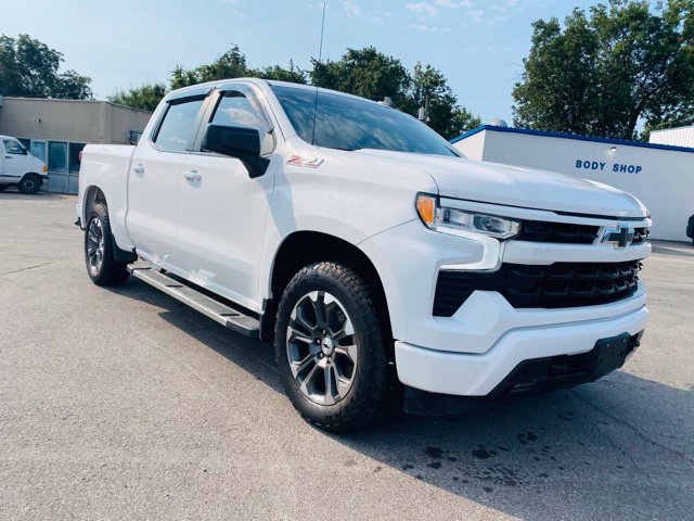Used 2023 Chevrolet Silverado 1500 RST w/ Z71 Off-Road Package AWD/4WD image 7