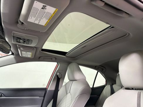 Used 2022 Toyota Camry SE w/ Audio Upgrade Package FWD image 2