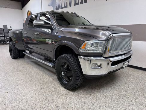 Used 2014 RAM 3500 Laramie w/ Convenience Group AWD/4WD image 32