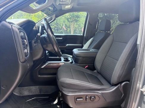 Used 2021 Chevrolet Silverado 1500 RST w/ LPO, Blackout Package AWD/4WD image 17