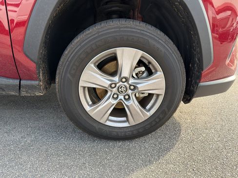 Used 2023 Toyota RAV4 XLE image 17