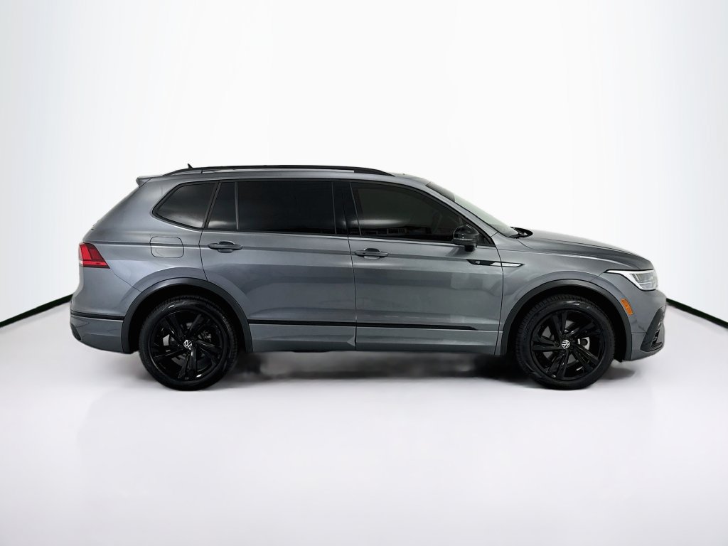 Used 2023 Volkswagen Tiguan SE R-Line FWD image 4