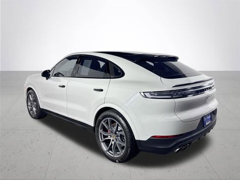 Used 2024 Porsche Cayenne S w/ Premium Package Plus (PP1) image 8