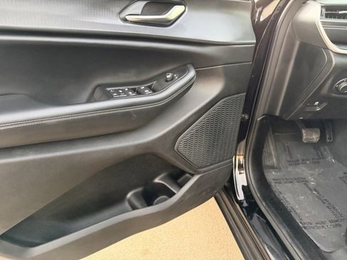 Used 2023 Jeep Grand Cherokee L Laredo image 16