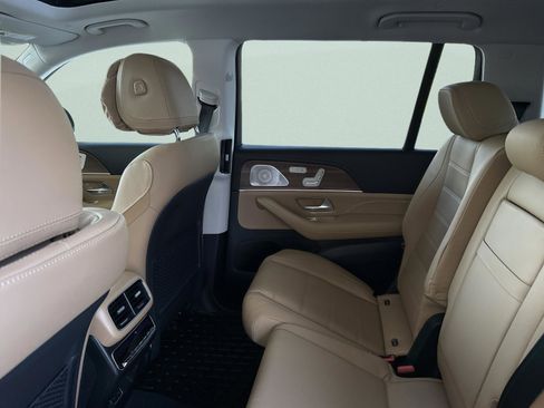 Certified 2026 Mercedes-Benz GLS 450 4MATIC image 31