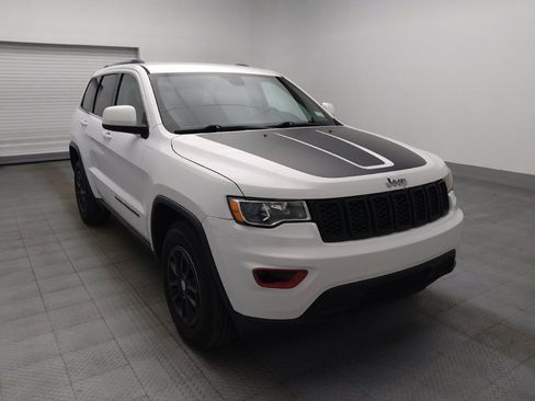 Used 2020 Jeep Grand Cherokee Laredo RWD image 13