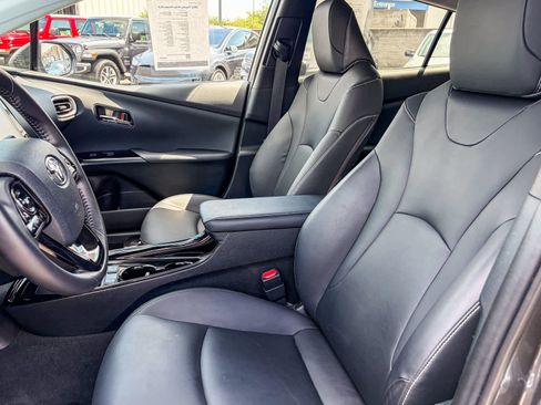 Used 2022 Toyota Prius Prime XLE FWD image 16