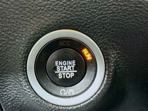 Used 2023 Dodge Challenger SXT image 21