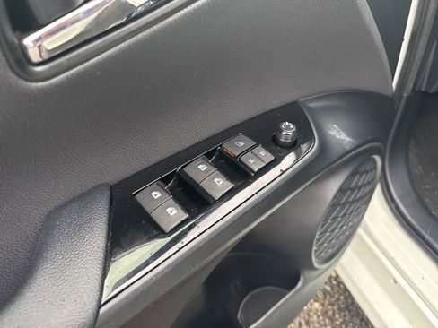 Used 2016 Toyota Prius Four image 19