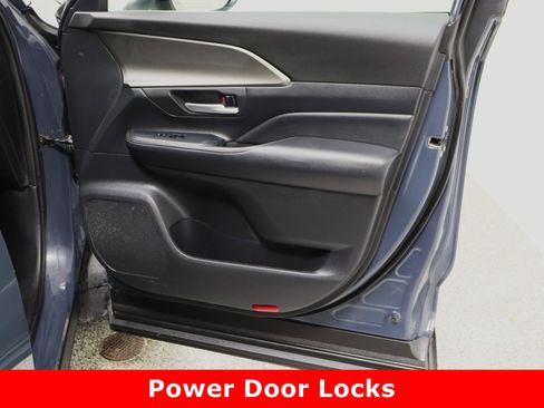 Certified 2025 Toyota Grand Highlander AWD image 38