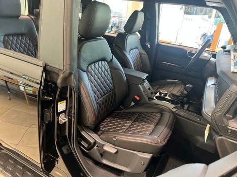 New 2025 Ford Bronco 4-Door AWD/4WD image 12