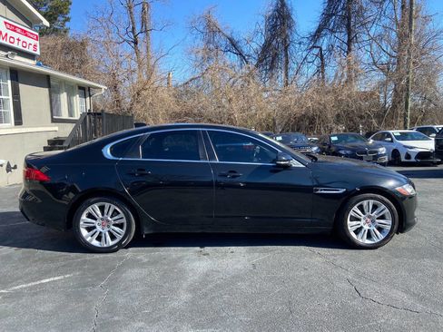 Used 2017 Jaguar XF Premium image 5