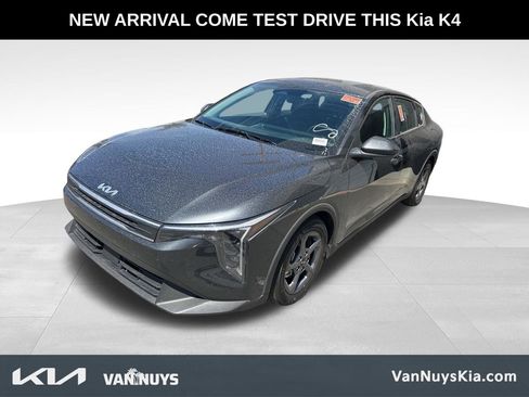 Used 2025 Kia K4 LXS image 4