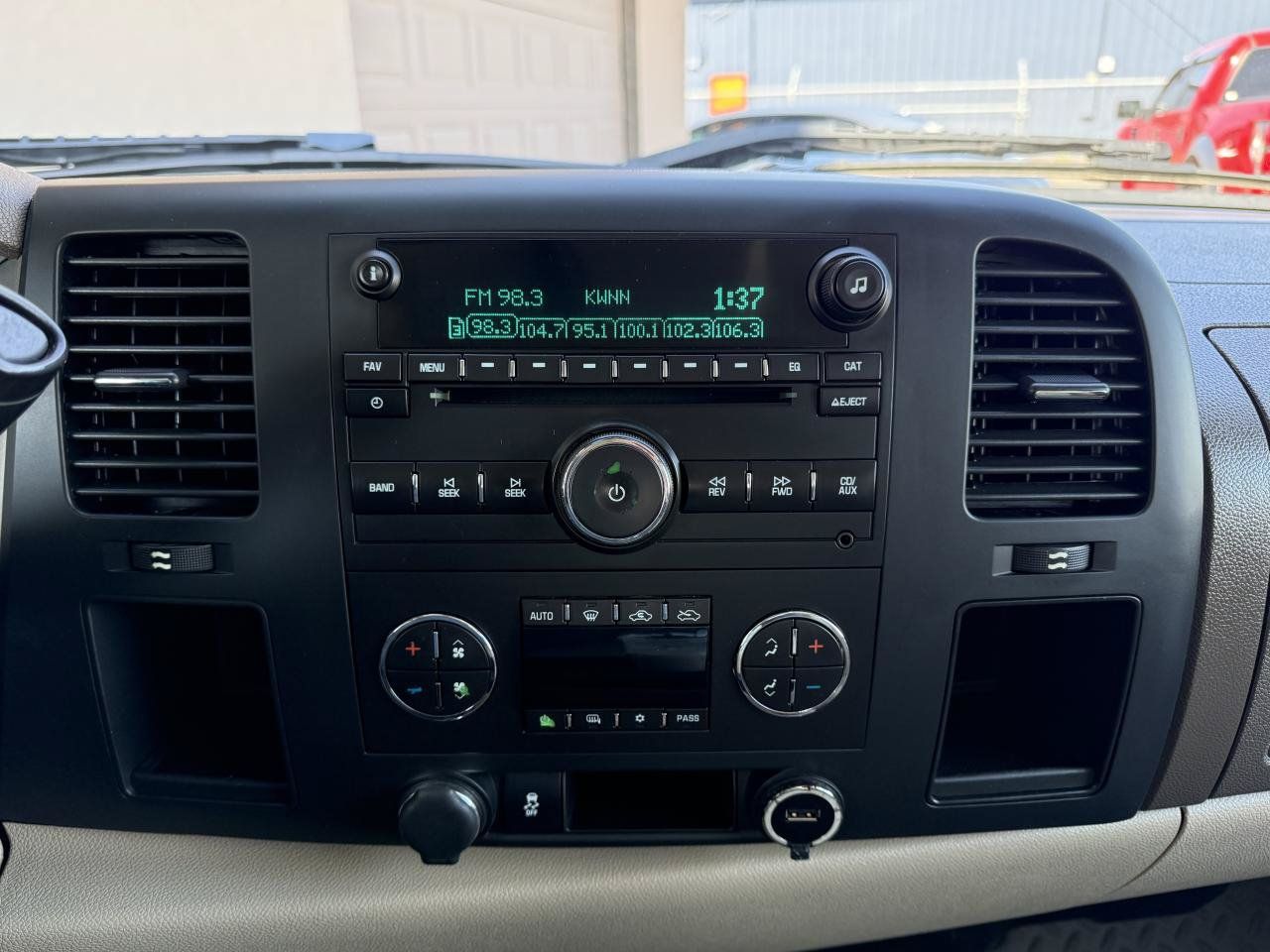 Used 2013 Chevrolet Silverado 1500 LT RWD image 23