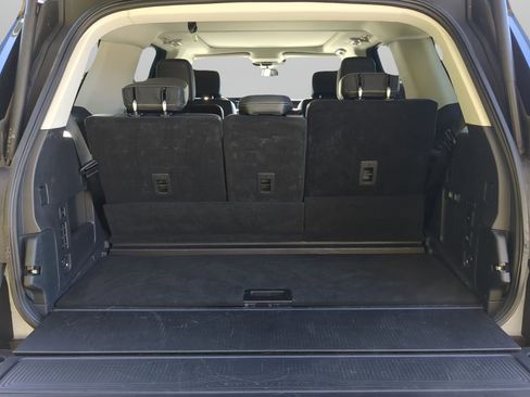 Certified 2025 Ford Expedition Platinum image 38