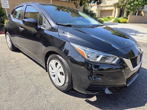 Used 2020 Nissan Versa S FWD image 13