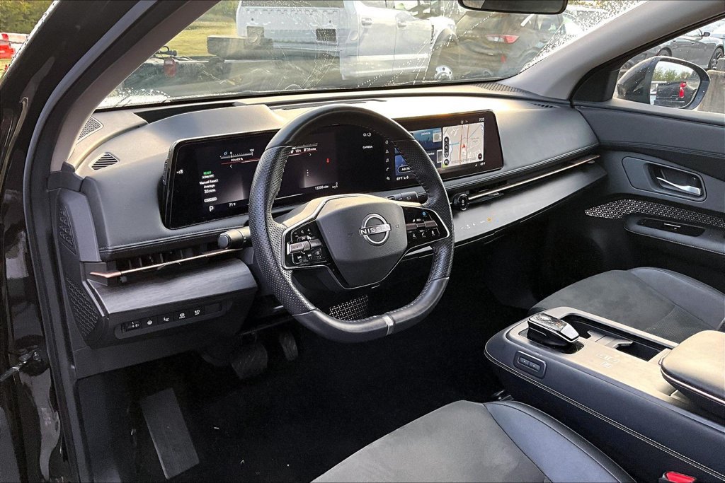 Used 2024 Nissan Ariya AWD image 5