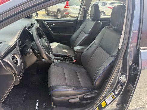 Used 2019 Toyota Corolla SE FWD image 3