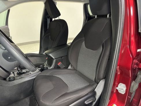 Used 2019 Jeep Cherokee Latitude w/ Popular Appearance Group image 12