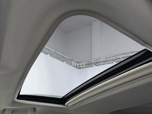 Used 2015 Toyota RAV4 Limited w/ Technology Package image 18