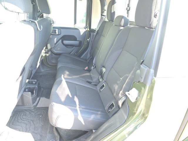 Used 2023 Jeep Gladiator Sport AWD/4WD image 9