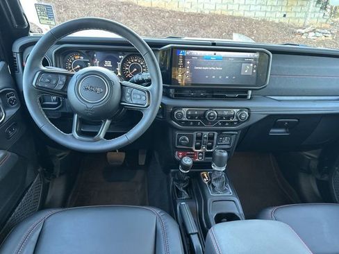 Certified 2025 Jeep Wrangler Unlimited Rubicon image 23