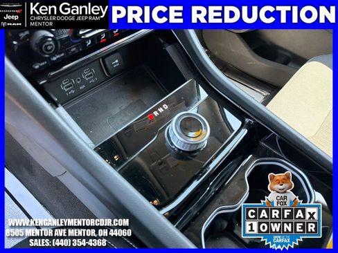 Used 2023 Jeep Grand Cherokee Laredo w/ Luxury Tech Group I AWD/4WD image 17