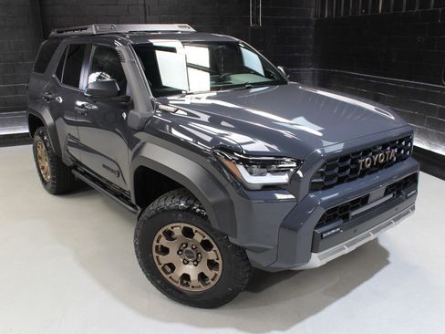 Used 2025 Toyota 4Runner Trailhunter image 13