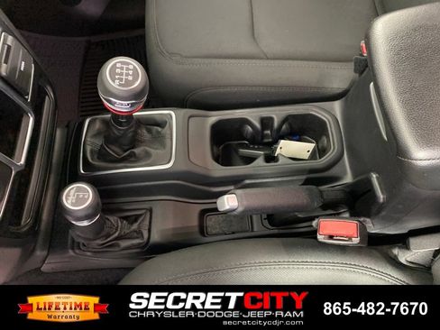 Used 2021 Jeep Wrangler Sport AWD/4WD image 22