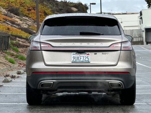 Used 2019 Lincoln Nautilus Select image 4