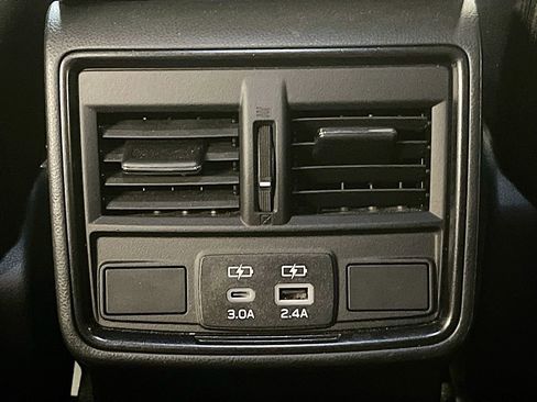 Used 2025 Subaru Forester Limited AWD/4WD image 27