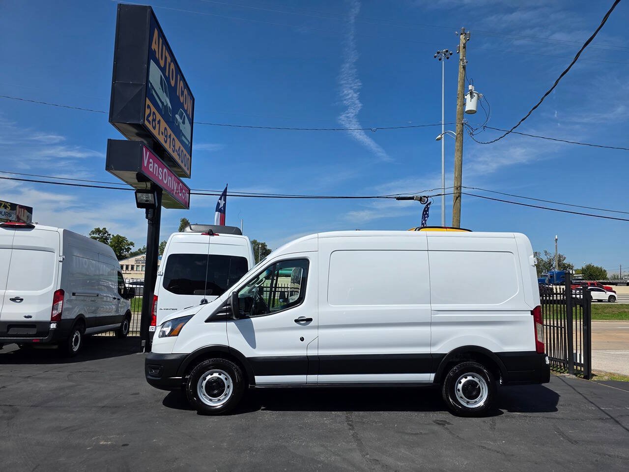 Used 2023 Ford Transit 150 Medium Roof RWD image 4