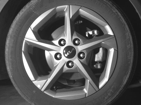 Used 2025 Kia K4 LXS image 13