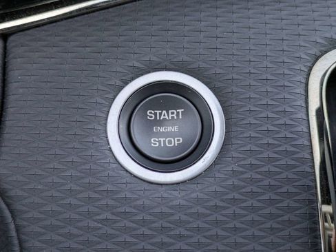 Used 2022 Land Rover Range Rover Evoque R-Dynamic S image 40