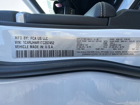 New 2026 Jeep Grand Cherokee Altitude image 9