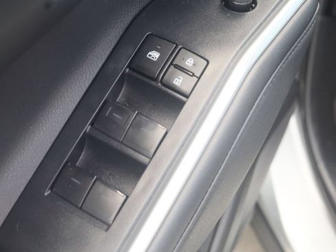 Used 2025 Toyota Corolla LE FWD image 11