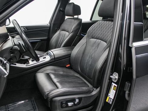 Used 2025 BMW X5 xDrive50e AWD/4WD image 22